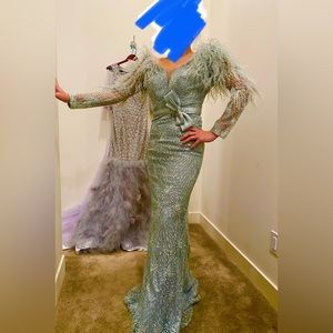 Genuine feather silhouette